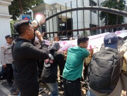 Demo Kemenag, Jaringan Mahasiswa Indonesia Tuntut Copot Rektor UIN Sumut.