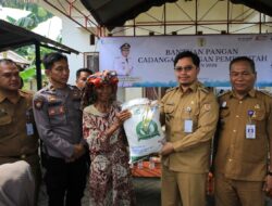Bupati HST Bagikan Bantuan Pangan Beras Untuk 20.971 KPM