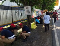 Ribuan Warga Colomadu Gotong Royong Bersihkan Jalan Sambut Hari Jadi Karanganyar dan Rumah Baru Jokowi
