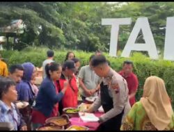 Anggota Polres Boyolali Bagikan 650 Porsi Gratis di Jumat Berkah