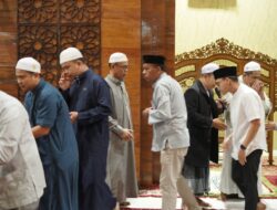 Semarak Subuh Berkah, Sekda HSS Jalin Silaturahmi dengan Warga di Masjid Nurul Hidayah
