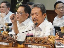Tegas! Menteri KKP Sakti Wahyu Bakal Cabut Pagar Laut 30 Km Jika Terbukti Tak ada Izin