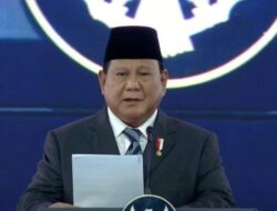 Prabowo Banggakan Demokrasi Indonesia Usai Lantik 961 Kepala Daerah: Jadilah Pelayan bagi Rakyat