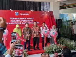 Tepati Janjinya, Pramono Serahkan Kunci Kampung Susun Bayam: Warga Bisa Pakai Sebelum Lebaran