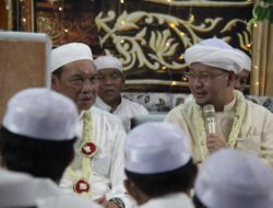 Wabup Suriani Hadiri Haul Datu Kelampayan, Abah Guru Syairazi Ajak Perkuat Ukhuwah