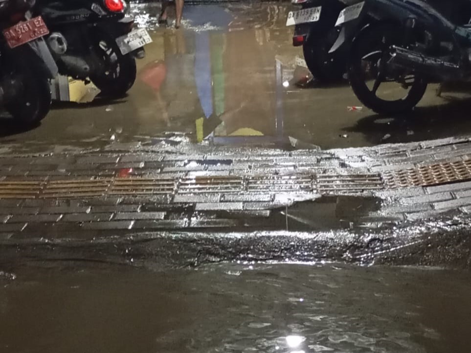 Debit Air Sungai HST meningkat
