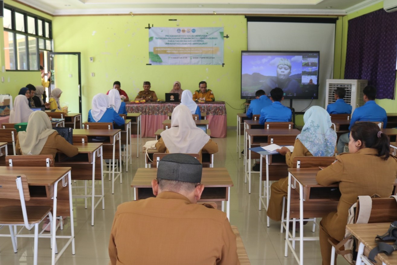 Dosen FEB ULM datangi SMA Tapin Selatan