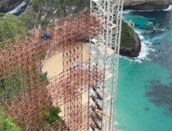 Kemenpar Kawal Pembangunan Lift Kaca di Kelingking Beach, Pastikan Tak Ganggu Keasrian Alam