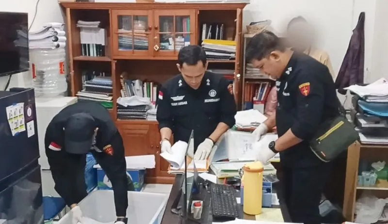 Penggeledahan Kejati Kalsel di kantor BUMD Bangun Banua
