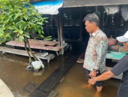 Wakil Bupati HSS Salurkan 1.152 Paket Beras untuk Warga Terdampak Genangan Air di Daha Utara