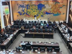Baleg DPR Bahas Kriminalisasi dan Nasib Guru Honorer Bersama PGRI