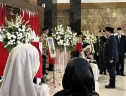 Presiden Prabowo Beri Penghormatan Terakhir kepada Tiga Prajurit TNI Gugur di Misi Perdamaian Lebanon