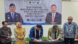 Pemkab Tanah Bumbu Terima Hibah Jalan Alternatif dari Arutmin