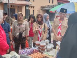 PJ Wali Kota Pontianak Ani Sofian Borong Produk KPM PKH di Acara Sale Day