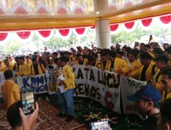 Buntut Turunnya Akreditasi Kampus, Mahasiswa ULM Gelar Aksi di Rektorat