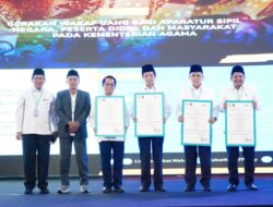 Kemenag Resmi Luncurkan Gerakan Wakaf Uang, Menag Wakafkan Rp100 Juta