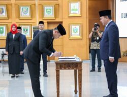 Plt. Sekjen Kemendagri Lantik Pejabat Baru, Tekankan Pentingnya Birokrasi Efisien dan Bersih