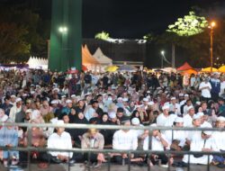 Ribuan Warga Hadiri Tabligh Akbar Bersama KH Zhofaruddin di Pekan Budaya Tanah Bumbu