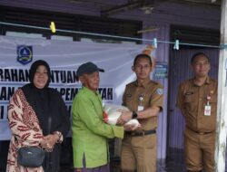 Tanggap Darurat! Pemerintah HSS Bersama Dinsos Kalsel Salurkan Bantuan untuk 477 KK di Kalumpang