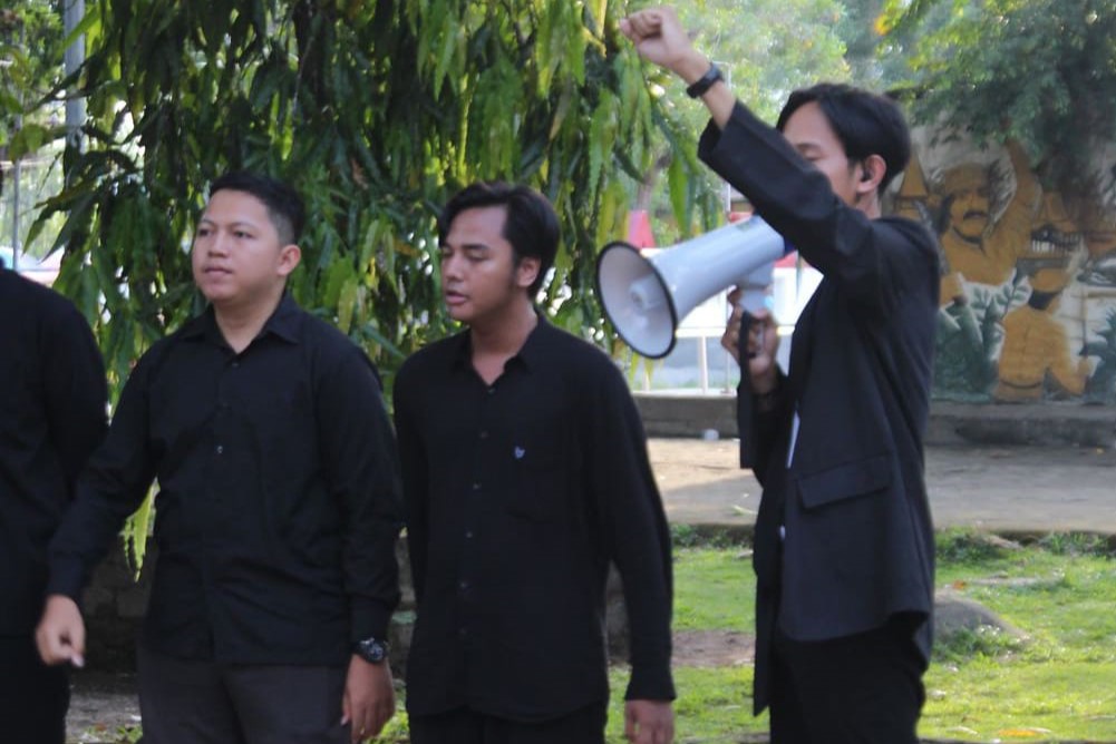 STAI Rakha tokal truk tambang