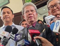 KPK Tak Hadir di Sidang Praperadilan, Todung Lubis: Penetapan Tersangka Hasto Berbau Politis