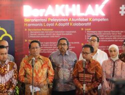 Sah! Menteri Hukum Serahkan Surat Kepengurusan Dekopin Dibawah Kepemimpinan Bambang Haryadi