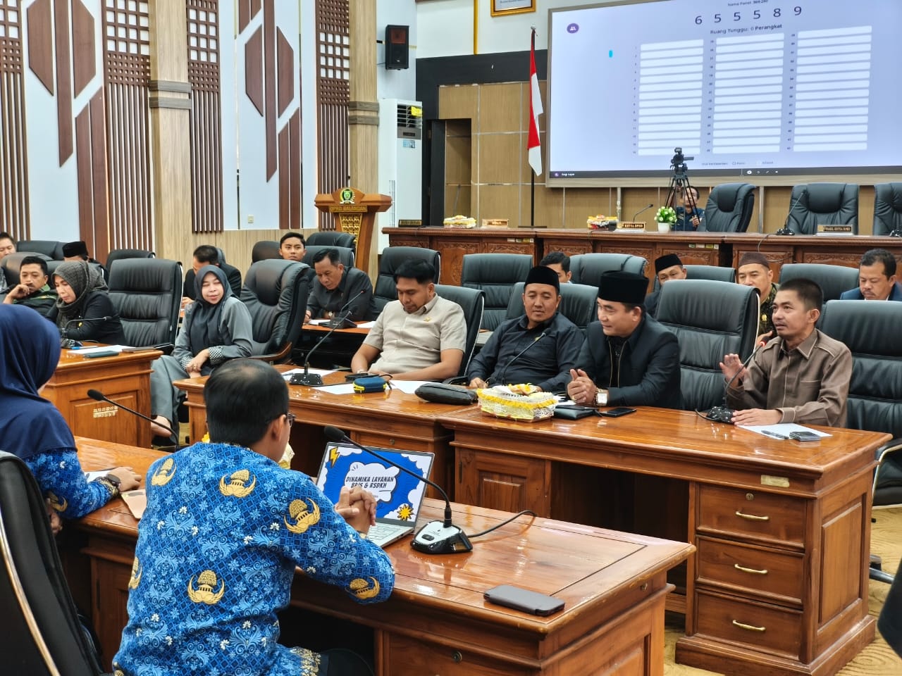 Direktur RSUD Datu Kandang Haji Jawab keluhan BPJS