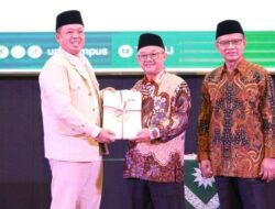 Menteri ATR/BPN Nusron Serahkan 212 Sertifikat Hak Milik ke Muhammadiyah