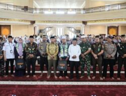 Wabup Tanbu Lepas 196 Calon Haji, Titip Doa untuk Daerah dan Keselamatan Jamaah