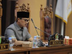 Ketua DPRD Tanah Bumbu Ajak Warga Perkuat Komitmen Pendidikan di Hardiknas 2025