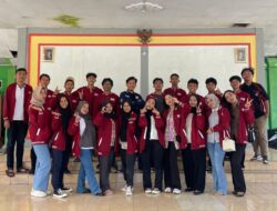 Mahasiswa KKN Unmuh Jember Jadi Motor Penggerak Lomba Kebersihan HUT RI ke-80 di Desa Gumukmas