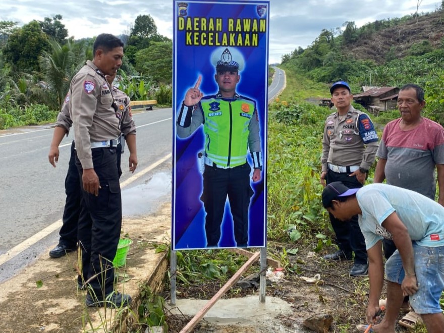 Satlantas Polres Tanah Bumbu Pasang Himbauan