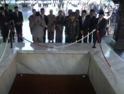 Peringati Hari Kesaktian Pancasila, Prabowo Berdoa di Sumur Maut Lubang Buaya