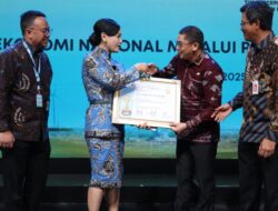 Komitmen Inklusi Keuangan, Tanah Bumbu Sabet Penghargaan Nasional Terbaik se-Kalimantan