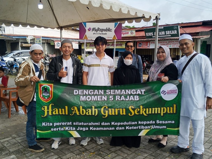 Relawan Berbagi Pada Haul Guru Sekumpul