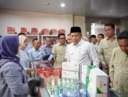 Menkop Resmikan 10 Gerai Obat Kopdes Merah Putih