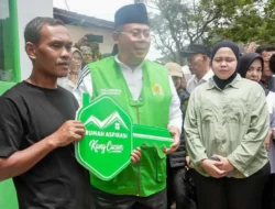 Wakil Ketua DPR RI Resmikan Relokasi Rumah Korban Longsor di Arjasari Bandung