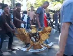 Peringatan 21 Tahun Damai Aceh Berujung Ricuh, Massa Serbu Pendopo Gubernur