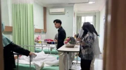 Gibran Lepas Kepulangan Dua Siswi Karo Terduga Korban MBG dari RSCM
