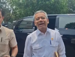 Suahasil Datang ke Istana, Ditanya Anggaran Pendidikan Gratis: “Rapat Dulu”